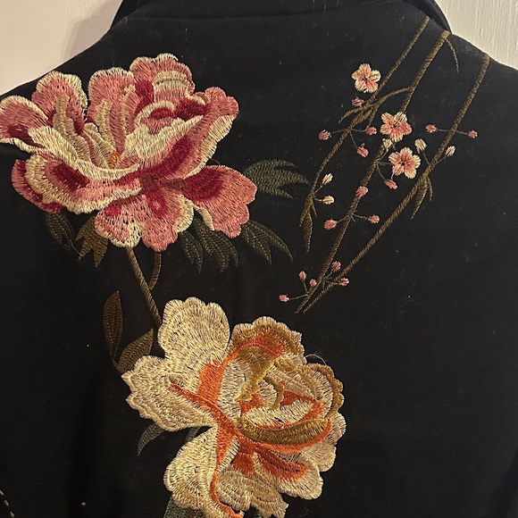 Paparazzi by Biz  Black Embroidered Floral coat - Picture 2 of 15
